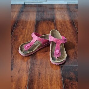 Birkenstock Gizeh thong sandals in the Hologram Pink colorway Kids Size 13 EU 31